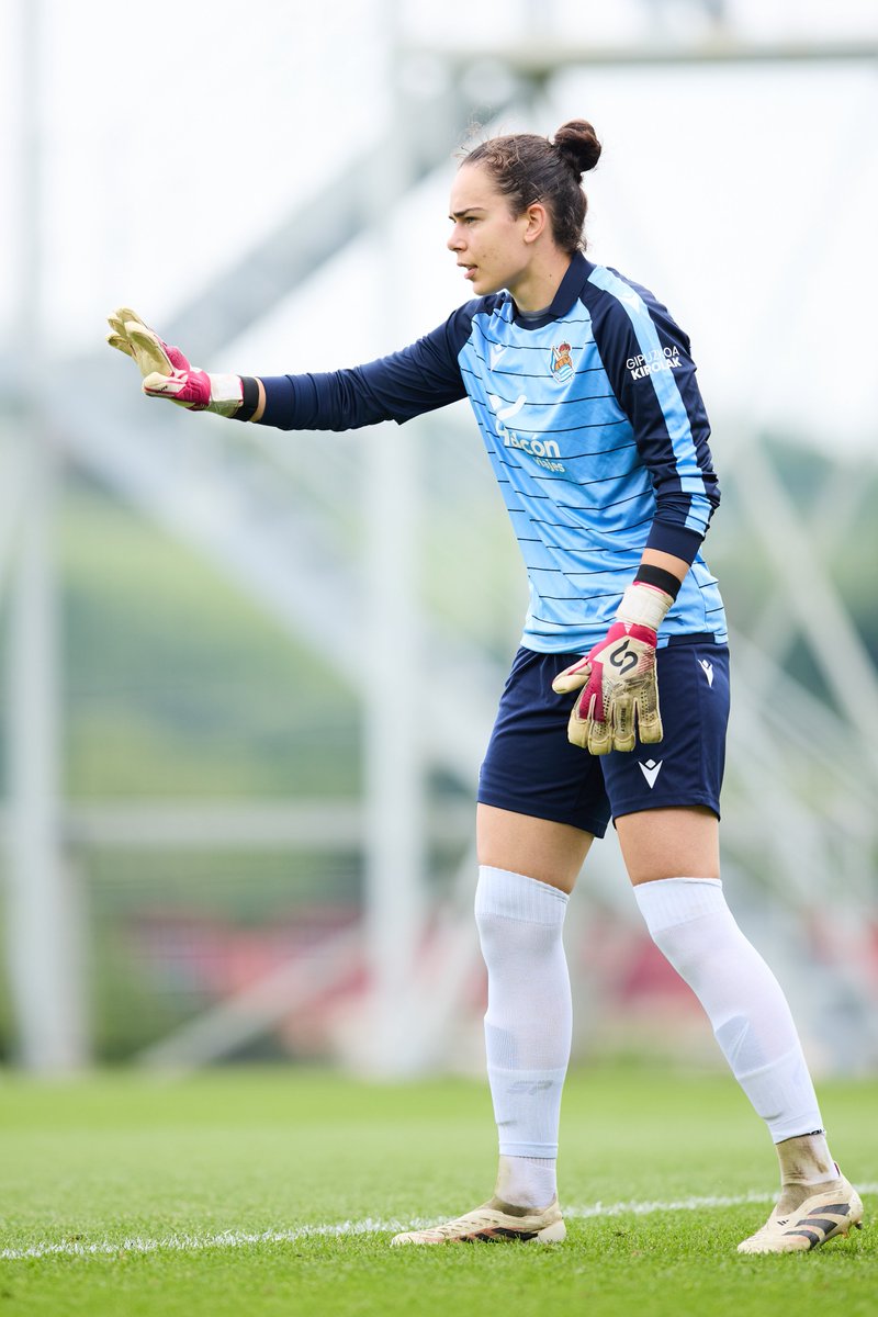RealSociedadFEM's tweet photo. 🔛 | 1-0 | ¡Arranca la segunda mitad! ¡A por los tres puntos! https://t.co/3yh7g01ueF