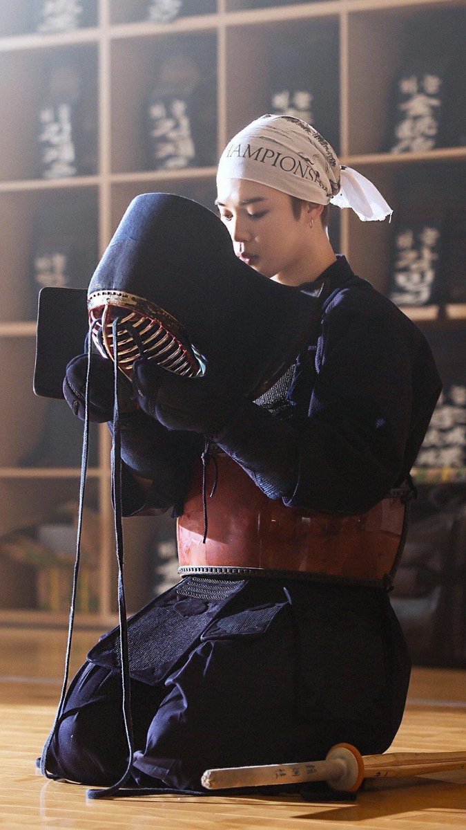 minluvrz's tweet photo. reminder that jimin has 8 years of kendo, black belt in taekwondo and learned hapkido too https://t.co/D5tIeNBvDs
