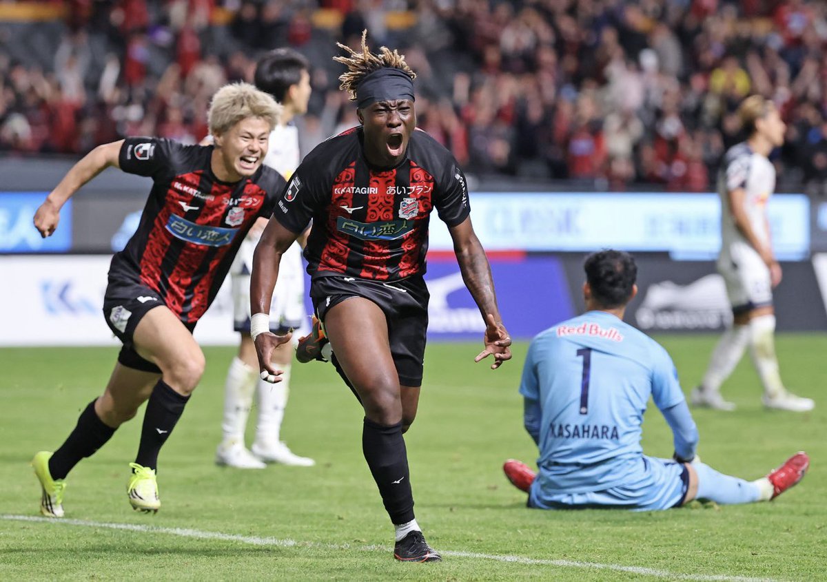 KinglordSafo's tweet photo. Thank you for your wonderful support let’s go for more happy for my first goal for @consaofficial 🔥🔥💪🏿❤️⚫️🔴 https://t.co/L88VoPhPR3
