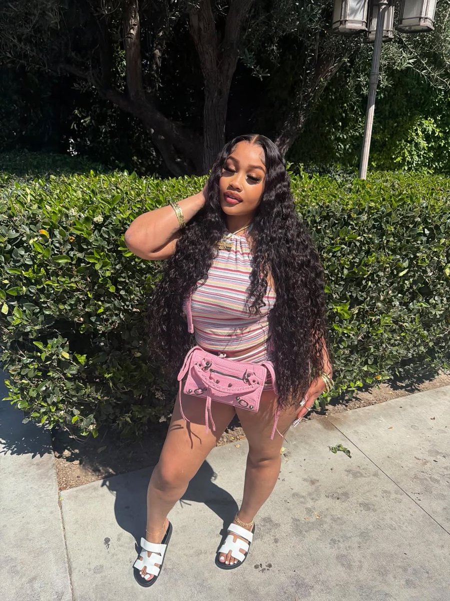 $QUEEN👸🥶 tweet media