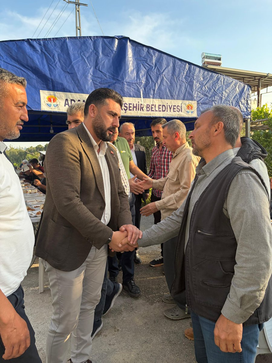 akincemal's tweet photo. Dörtler Mahalle Muhtarımız Feyzi Deveci’nin vefat eden kıymetli dayısı merhum Metin Adıgüzel için taziye ve başsağlığı ziyaretinde bulunduk.

Merhuma Allah’tan rahmet; ailesine, yakınlarına ve sevenlerine sabır ve başsağlığı diliyorum.

Rabbim mekânını cennet eylesin.

@omerrcelik @abuyukgumus @Tamer_Dagli @KaramikSunay @abdullahdogru01 @farukaytek