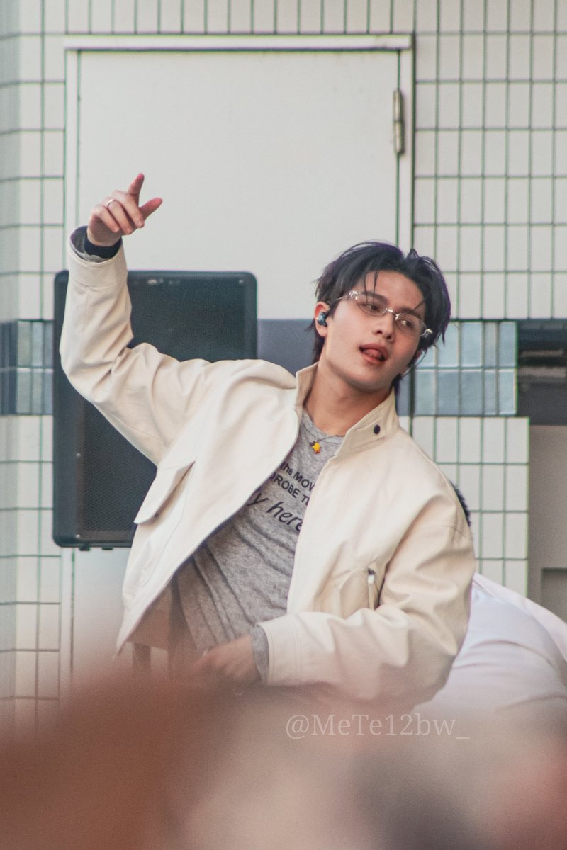 めて / เมเท 🐺 tweet media