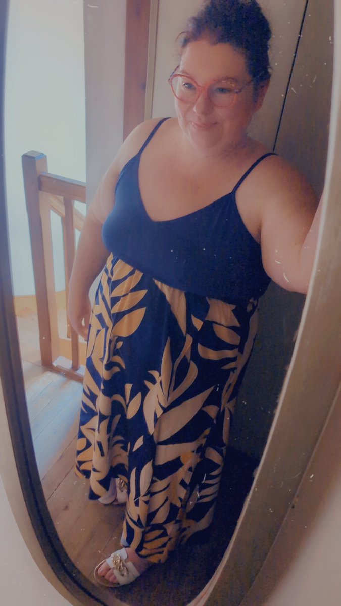 anaislise35's tweet photo. #samedi soleil .... Alors jme lève et je profite de ma journée 😘
@JoliesFormes8 @OrgasmicGroup @VirtuAss @up_crea @PartageDefiHot https://t.co/NfXvWAOkfF
