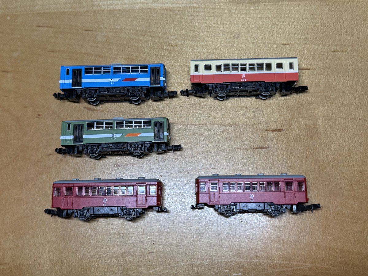 unzan's tweet photo. 仕掛品その2
ノス鉄第2弾〜4弾はまだ動力化してない車両やカプラー交換してない車両があるので、それらを順次加工していきたいところ。 https://t.co/qSyUiH41UY