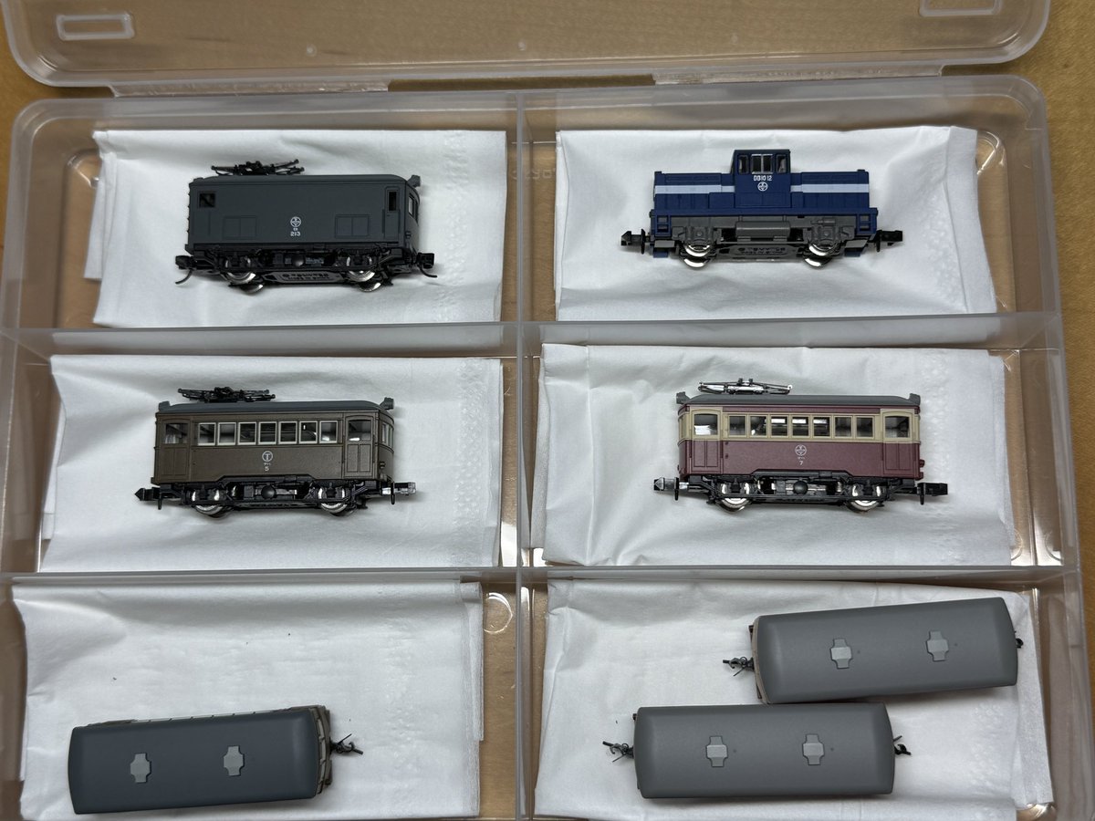 unzan's tweet photo. 仕掛品その2
ノス鉄第2弾〜4弾はまだ動力化してない車両やカプラー交換してない車両があるので、それらを順次加工していきたいところ。 https://t.co/qSyUiH41UY