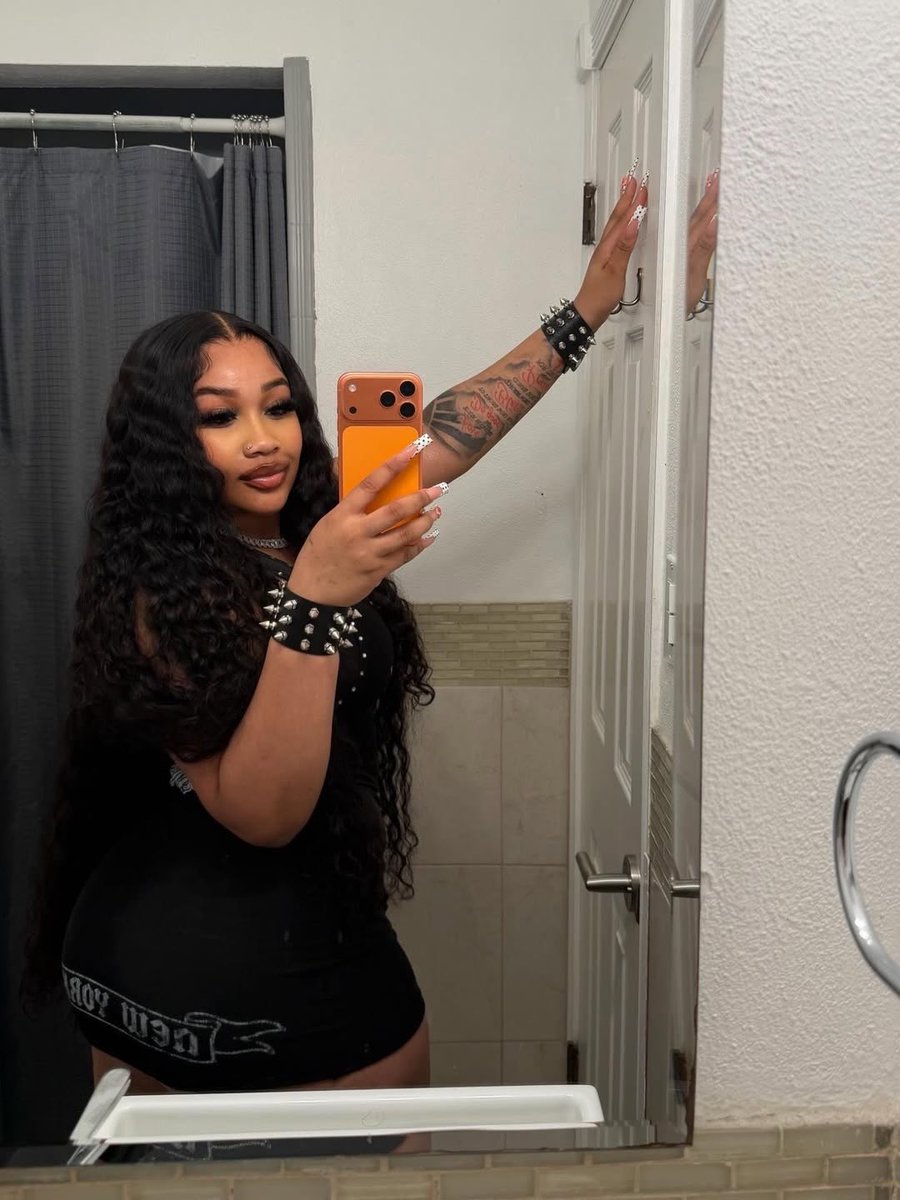 $QUEEN👸🥶 tweet media