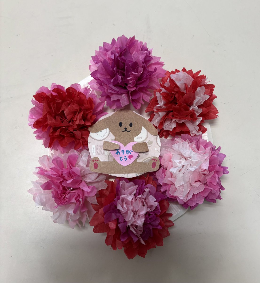 T2_j_c's tweet photo. 母の日のプレゼントリース
をつくりました💐

#アトリエT2児童画
#児童画 https://t.co/fpjcOoNN28