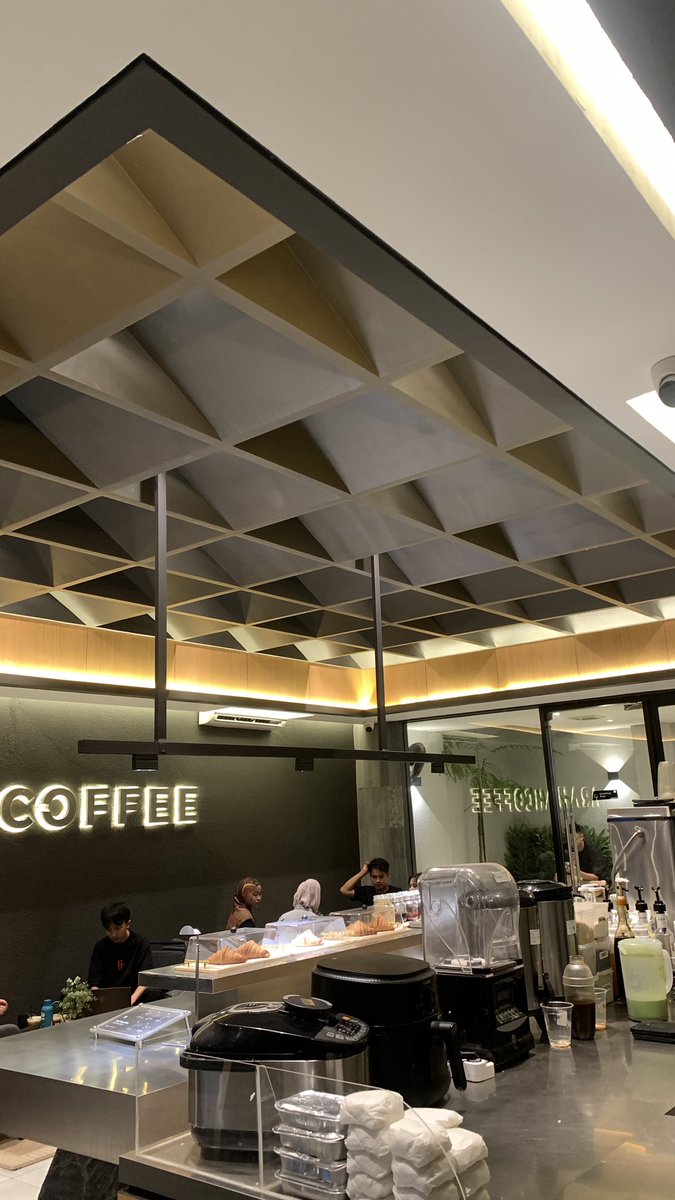 withlovecac's tweet photo. time to coffe 🫰🏻 https://t.co/smjfaTVDoV