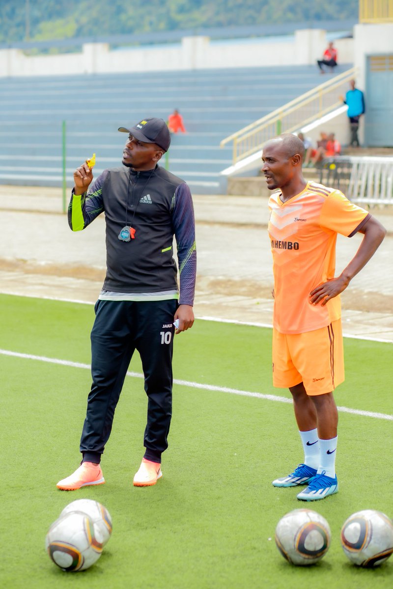 Rutsirofc2's tweet photo. Tumaze gusoza imyitozo ya nyuma mbere yo guhura n'Amagaju Fc ejo kuri Stade Umuganda. https://t.co/Iejx20jsX5