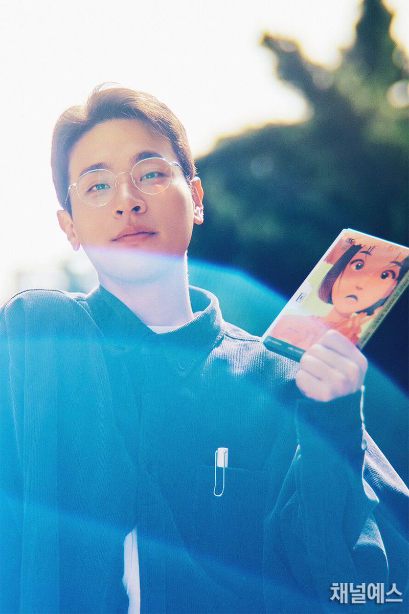 Thisbeantofu's tweet photo. After watching The Ugly months ago, I had a feeling he might lowkey win a Baeksang Arts Awards for this role. The psycho-crying scene was brilliant. Fast forward to today—he bagged the Best Actor award, and he truly deserved it. #ParkJeongMin #Baeksang https://t.co/76LDqRyPq3
