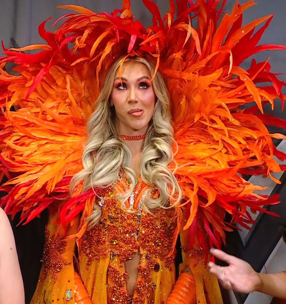 Charlotte Flair tweet media
