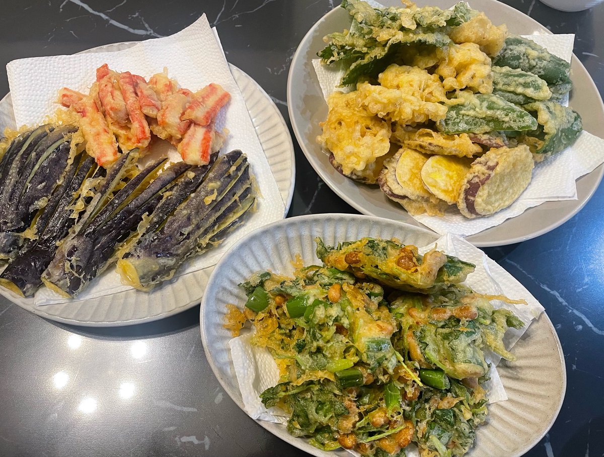 mie321y's tweet photo. 天ぷら作り過ぎた...3人だけなのに.. https://t.co/GQC66kyMsp