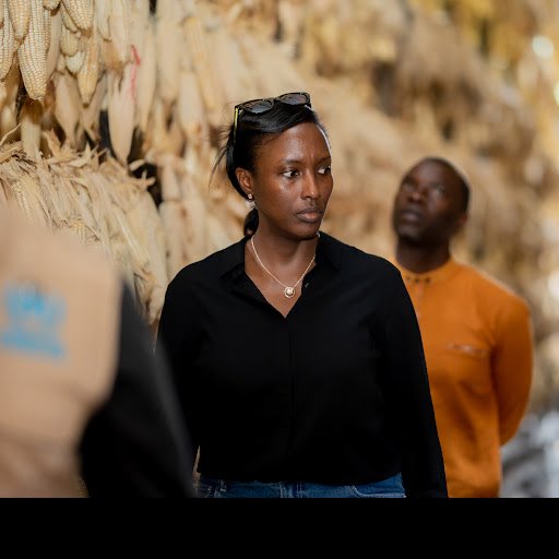 BRDbank's tweet photo. BRD na SACCO z’uturere bakomeje gufatanya mu kugeza amahirwe y’iterambere ku baturage.

Mu Ishema SACCO Nyamagabe honyine, hagiye kunyuzwa inguzanyo zirenga miliyari 1.4 Frw zizafasha abahinzi, aborozi na koperative kongera umusaruro, guhanga imirimo no kuzamura imibereho. https://t.co/EpZYLUaNk9