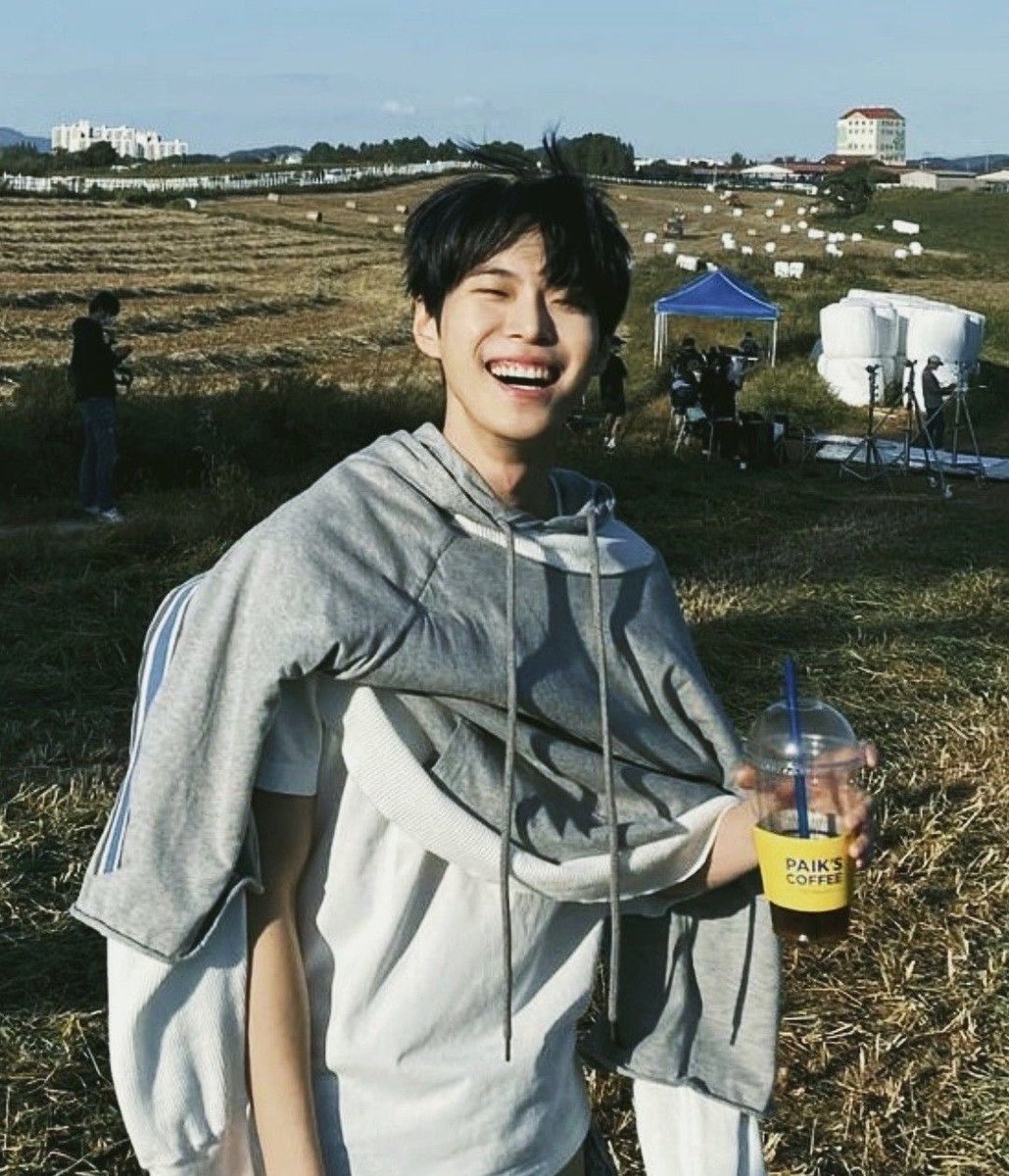 부니 tweet media