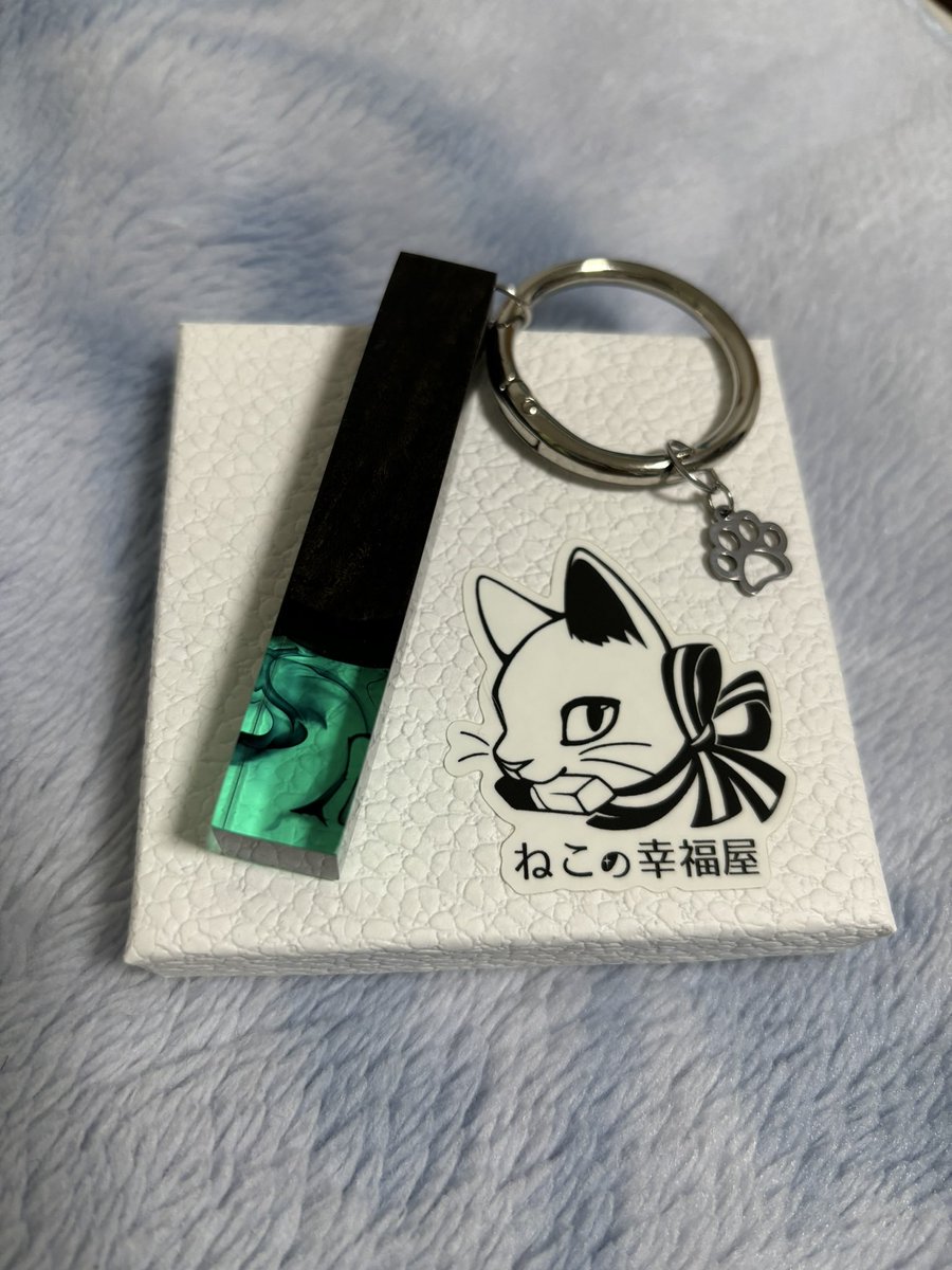 ⭐️ワン⭐️No.1749 レジン ペンダントトップ 猫 ねこ ネコ ♡ ねこの幸福屋 Kei/ウッドレジン/5.23-24デザインフェスタ63