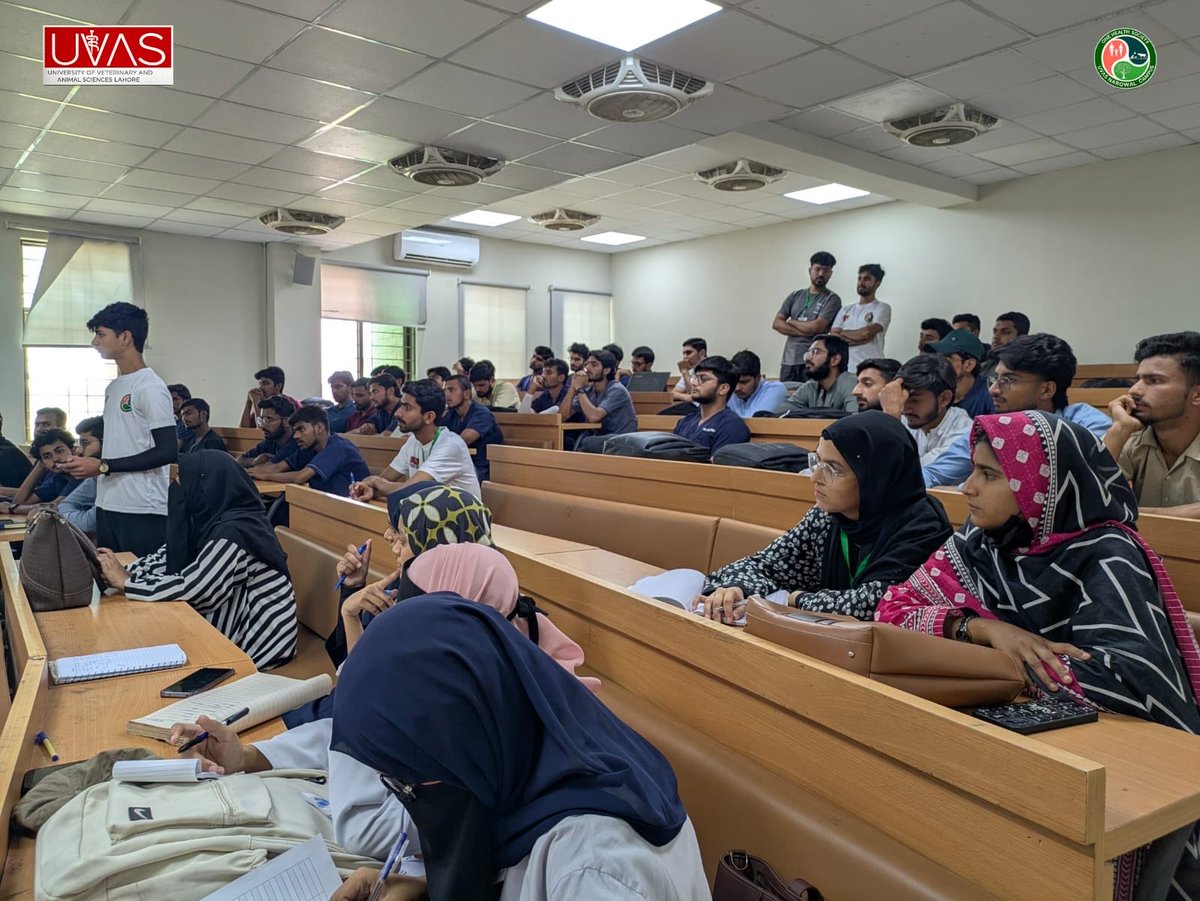 OHS_Naowal_'s tweet photo. The first URSDP session at UVAS Narowal was a success! 
Students explored scientific research and academic writing through interactive sessions led by Dr. Waqas Ahmad. Amazing energy and critical thinking on display!  #OneHealth #URSDP #UndergraduateResearch #ScientificWriting https://t.co/OVaupj3HDS