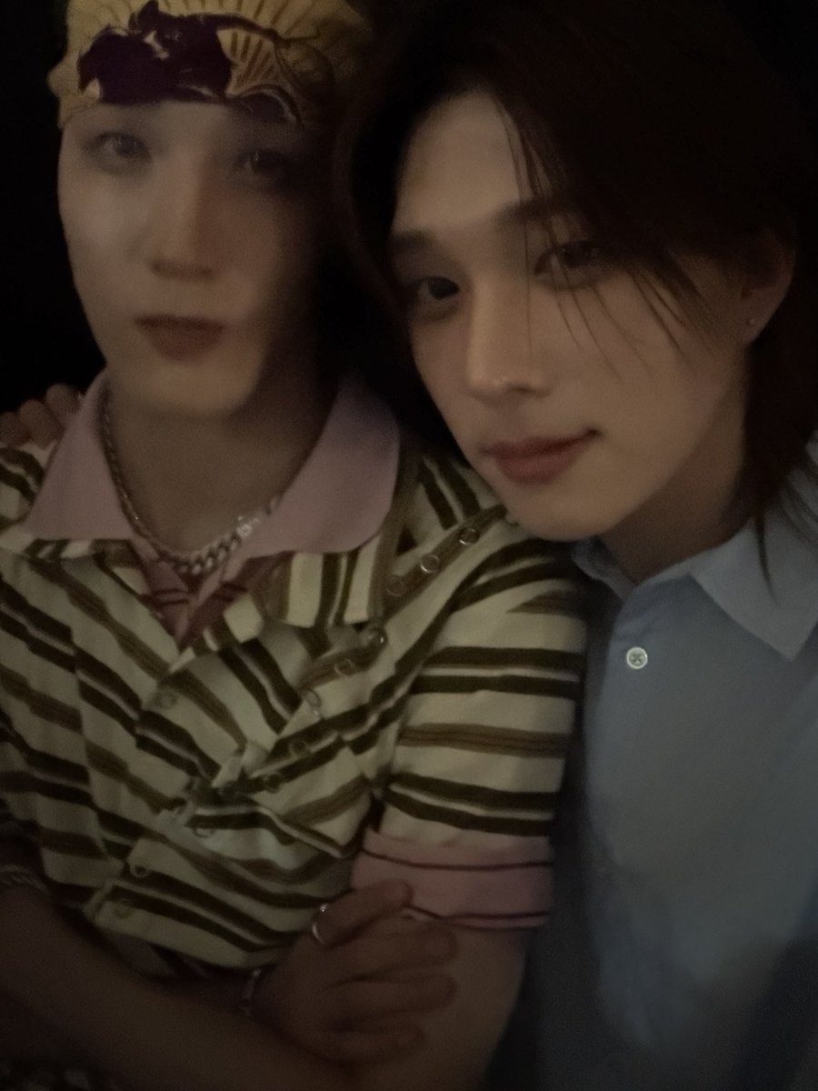 sun_barock2's tweet photo. 이거 양이오빠가 쇼타한테 팔짱 낀 줄 알고 너무 놀람 https://t.co/LiC5t4JtOx