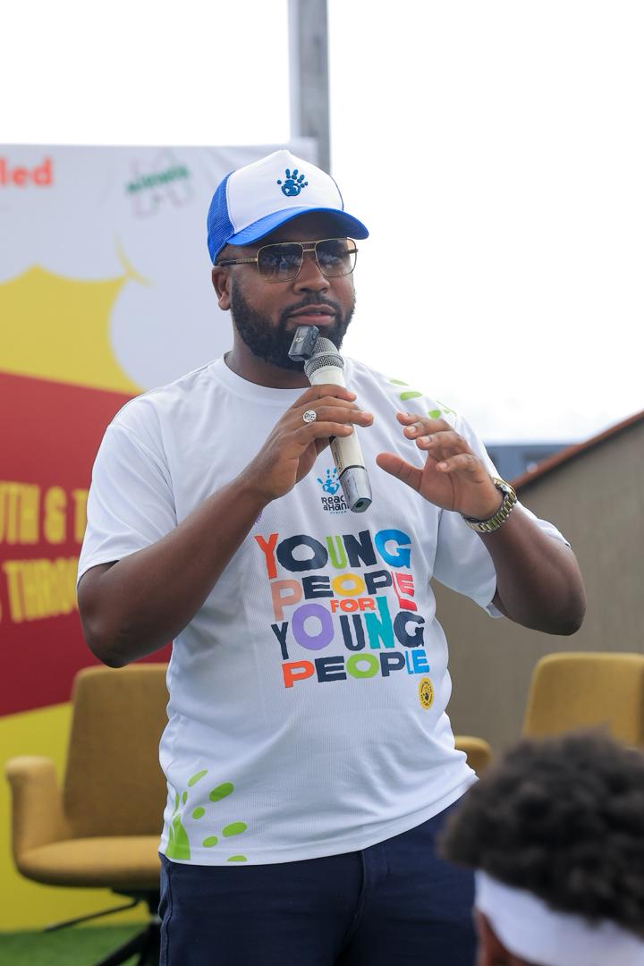 AllEventsKla's tweet photo. 1/3

Reach A Hand Uganda CEO Humphrey Nabimanya says over 30 schools will go head-to-head on 20th June in the inaugural #YouCanDance competitions, using dance to spotlight issues affecting young people across Africa. 💃🏾🕺🏾
#ReachAHandAfrica https://t.co/7H5C4MJrmU