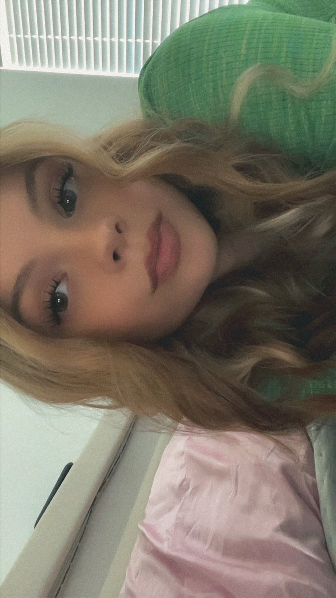jade tweet media