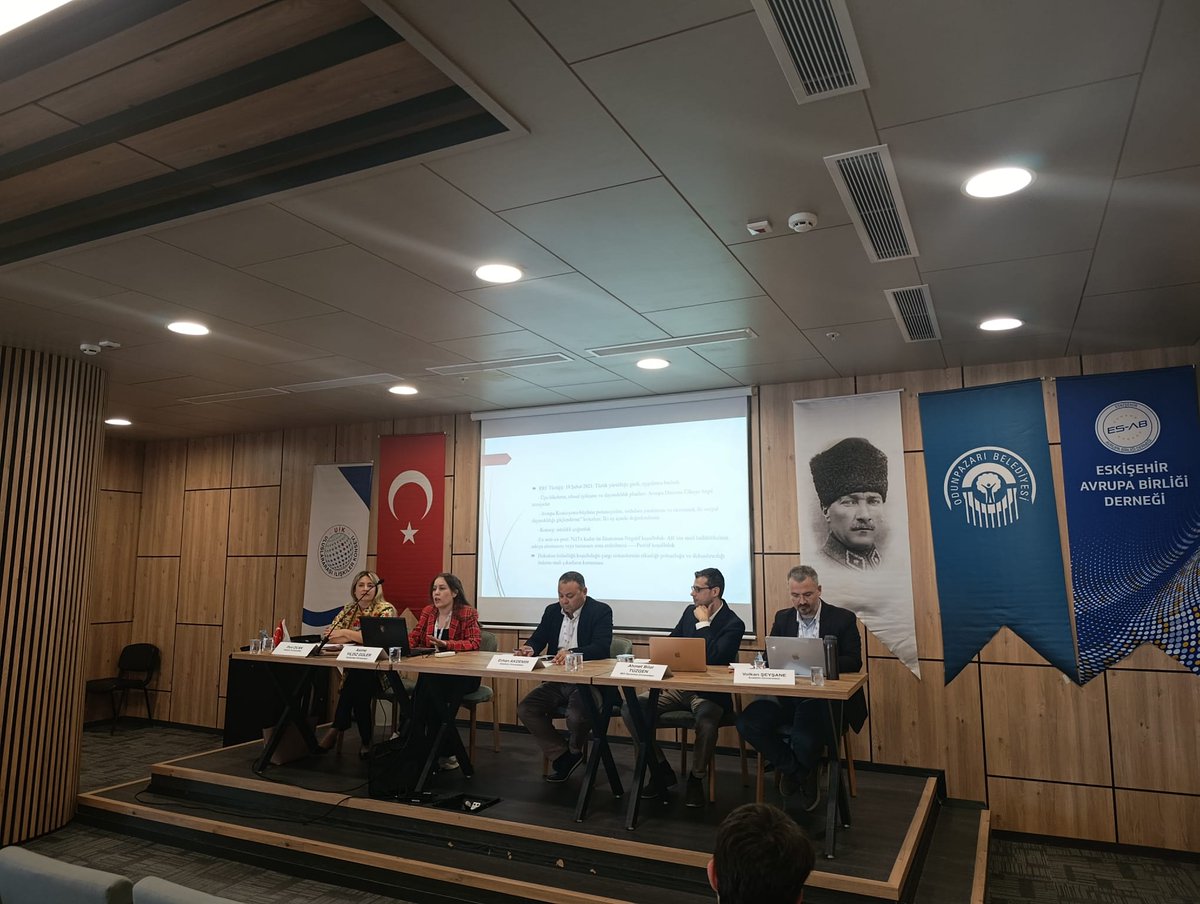 uikonseyi's tweet photo. Öğle arasının ardından #uikkongre 2026'da 9. tur! Sahradan sesler: diplomasi-medya-iş dünyası, Türkiye-Rusya ilişkileri, AB'de yönetişim ve stratejik otonomi, yerelden küresele çevre ve iklim güvenliği... https://t.co/mVYIVa2h5m