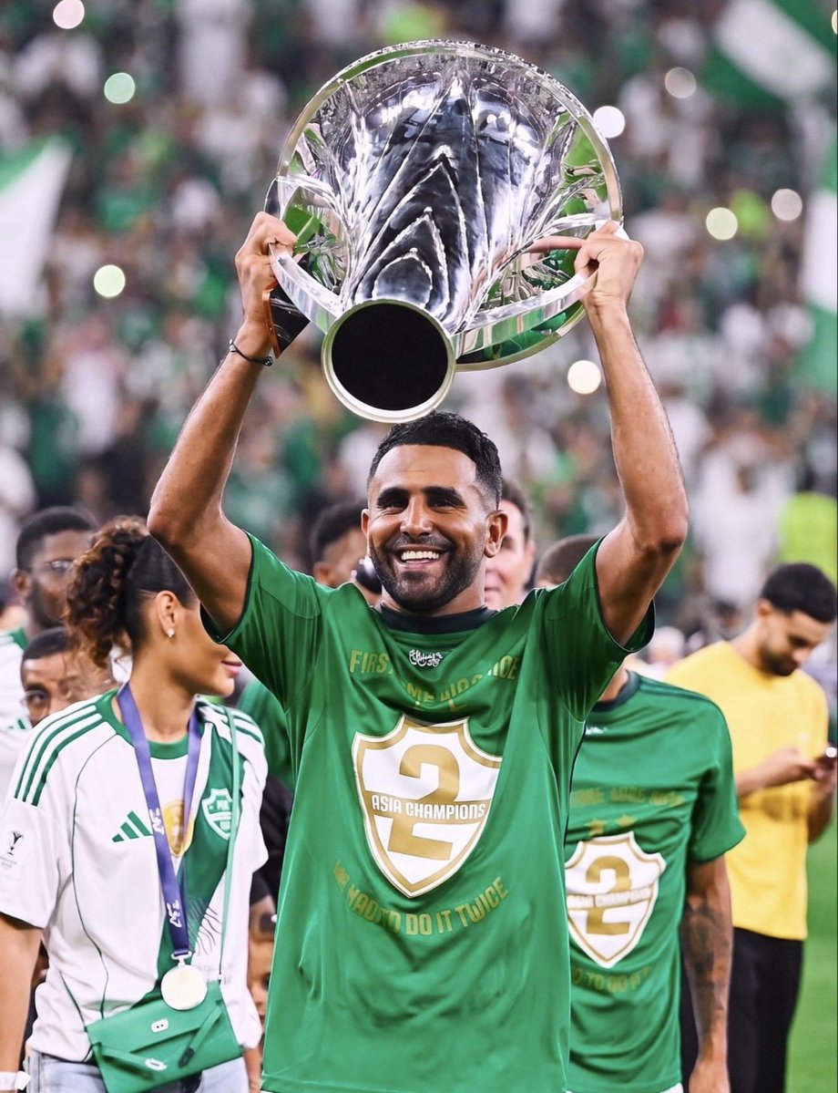 🟢 أداء رياض محرز <a href="/Mahrez22/">Riyad Mahrez</a> 
بمجموع النخبتين 2025 و 2026م

🏟️ 24 مباراة - الاكثر 🔝 
✅ 23 مساهمة - الاكثر 🔝
⚽️ 13 هدف - الاكثر 🔝 
🎯 10 أسيست - الاكثر 🔝 
🔑 66 كي باس - الاكثر 🔝
📉التقييم بالمجموع - 7.84🔝 

⭐️ اعلى لاعب تقييم في نخبة 2025م (8.16).
⭐️ ثاني اعلى لاعب تقييم