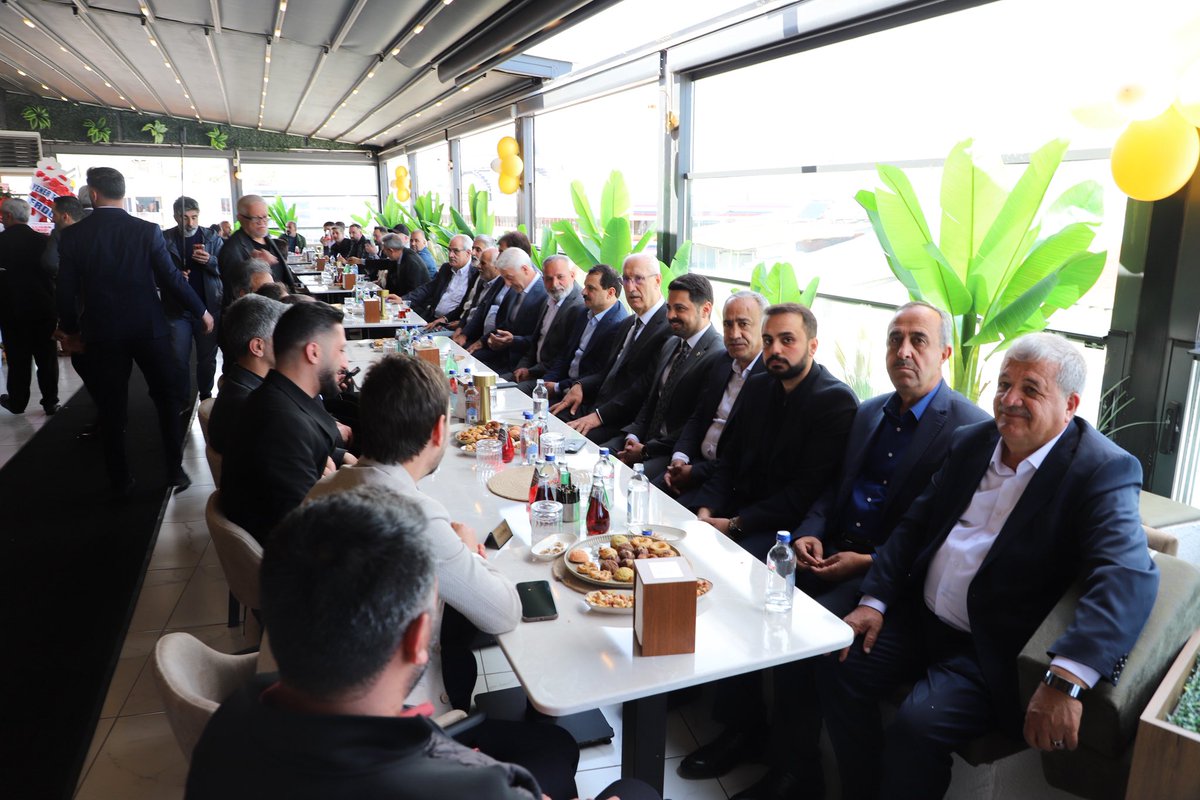 bingolakparti's tweet photo. İşletmeciliğini Gençlik Kolları İl Başkan Yardımcımız Usame Yener’in yaptığı Bella Vista Cafe Restaurant işletmesinin açılışını gerçekleştirdik. 

@yilmaz_seven @FeyziBerdibek1 @NihatDogu12 @EnessAslan_ https://t.co/bKxn30lScW