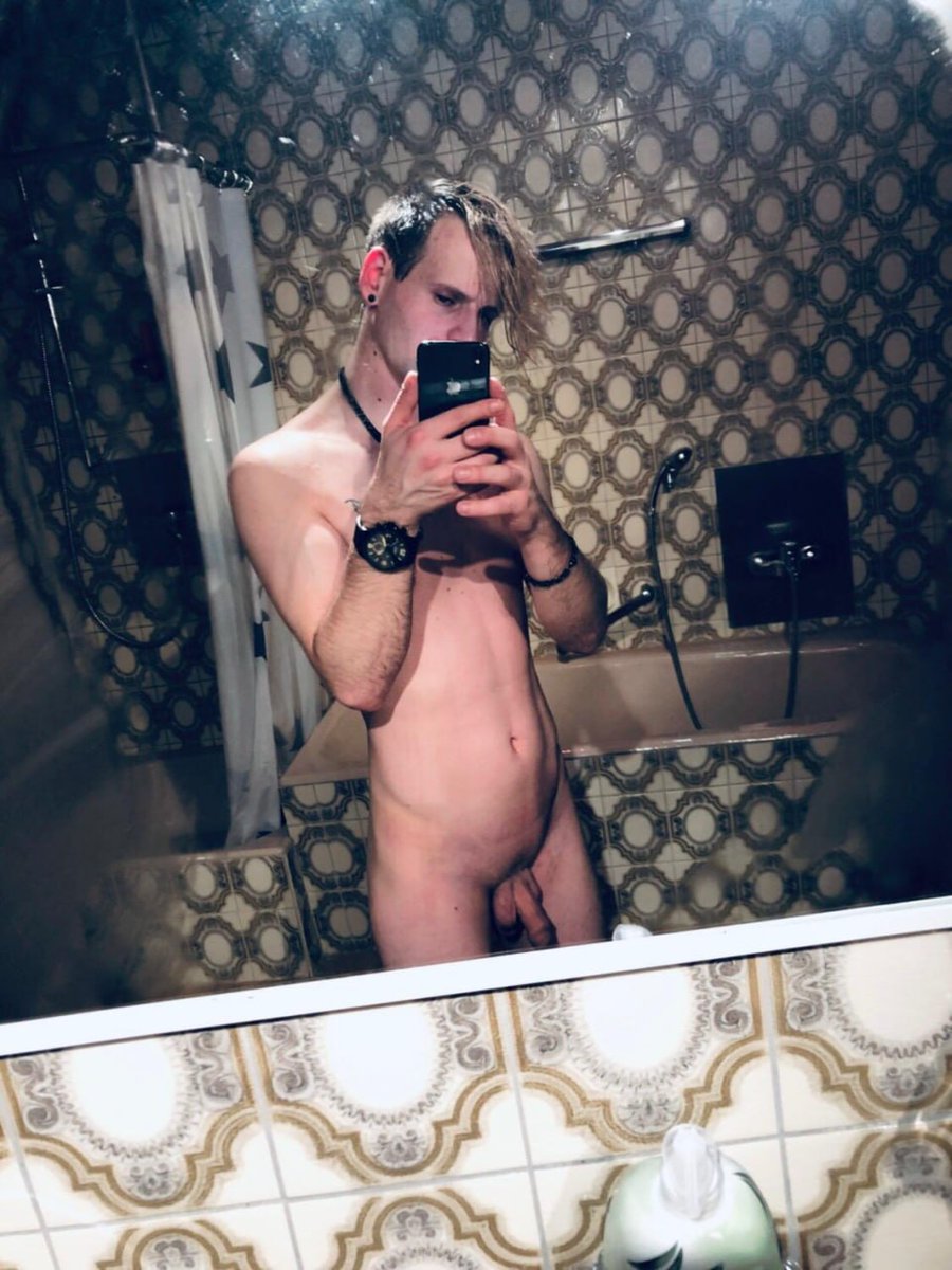 RudeGayBoy91 tweet media