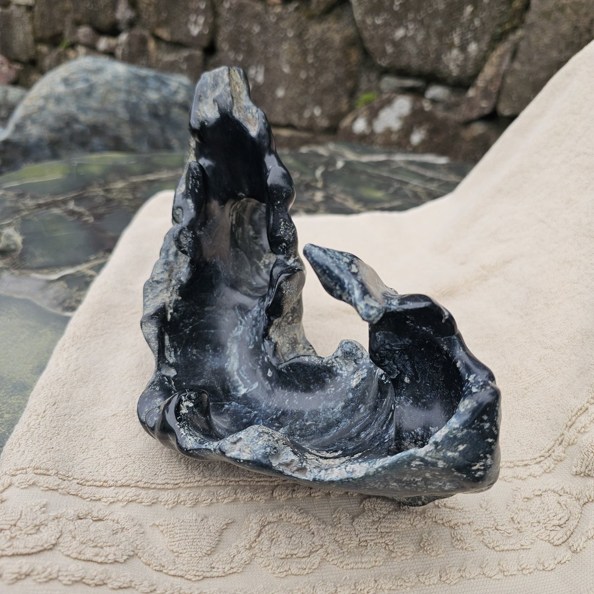 新商品】 幸太郎石の紹介です ◇寸法：約 300×125×185mm ◇重量：2.7kg