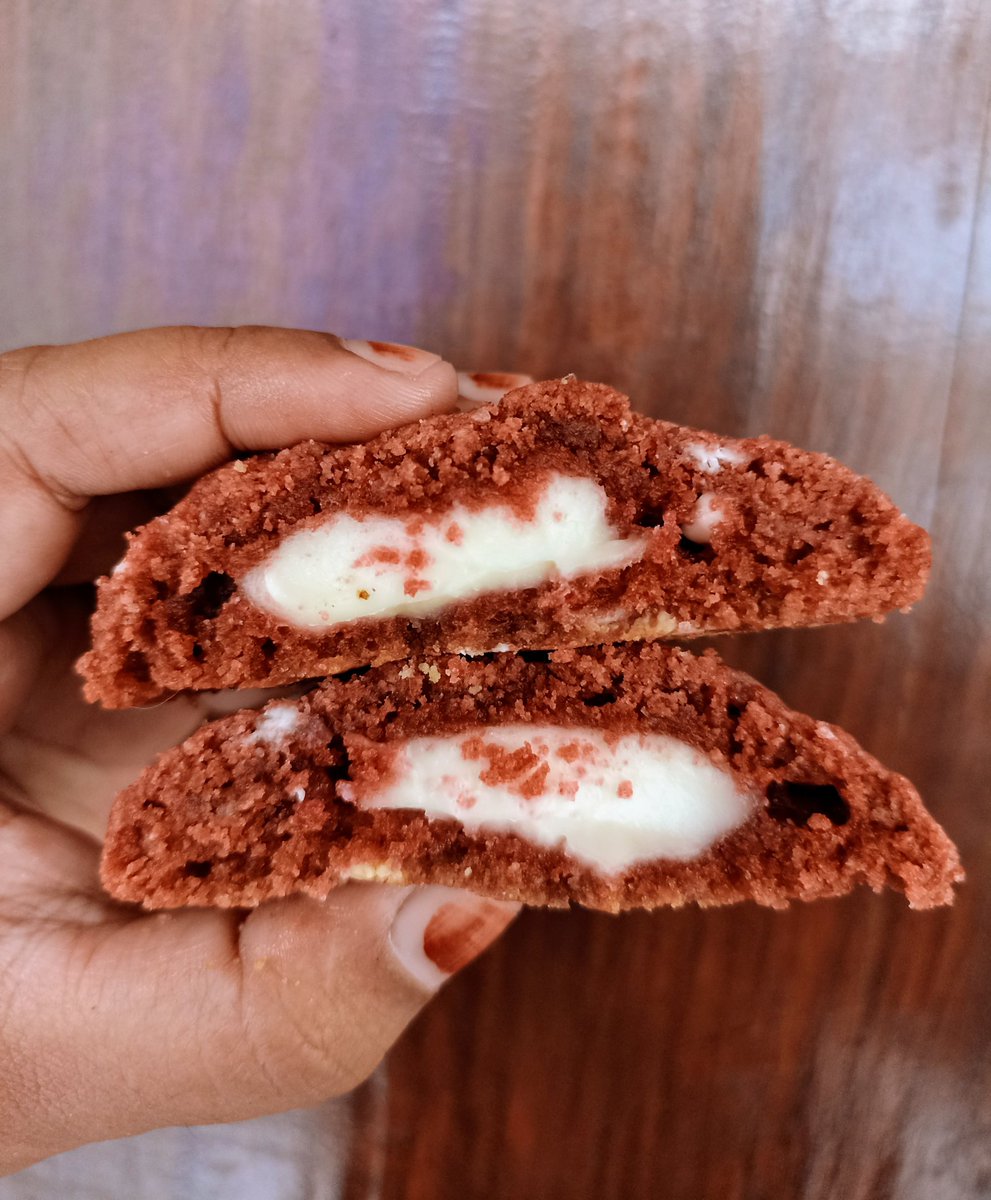 Salsabillapnn's tweet photo. GIVEAWAY BROWNIES MINI + COOKIES RED VELVET CHEESE UNTUK 4 ORANG DARI KAKAK BAIK💗
(masing-masing pemenang dpt brownies mini 1 + cookies 1)

RULES : 
- RT + LIKE TWEET INI
- RT TWEET DIBAWAH INI
- REP DONE

CLOSE BESOK SIANG

~ pemenang co lewat oren ya guys ~ https://t.co/xjDi4sS5QL