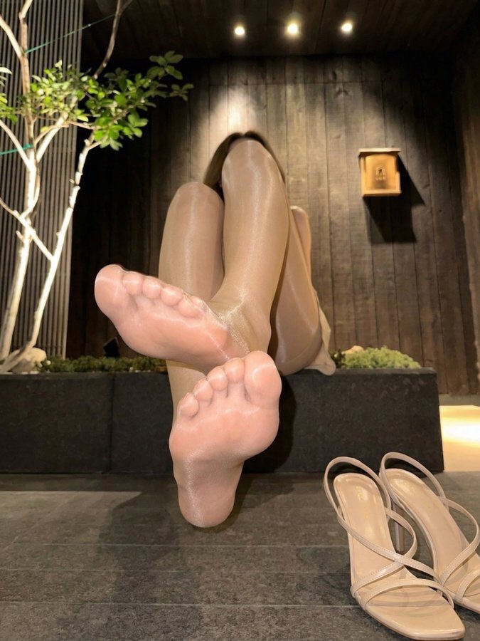 Physithein65q's tweet photo. 我拍脚是为了好看的 不是为了让你对我的脚干坏事 https://t.co/zQHmWBiQ2h