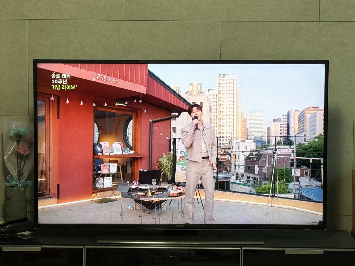 ju5044's tweet photo. 소녀와 소년이 만들어 간 10년이란 시간,
세상에 단 한사람 유일한 소년은 바로 남우현
청춘과 추억을 함께 하여 지금의 소년소녀가 있다니🤭
10주년을 축하하듯 날씨, 풍경 모든 게 다 예쁘게 빛난다✨
#남우현 #소년소녀
#NWH_10thSoloDebut_Anniversary https://t.co/zyRhe2Ofs8