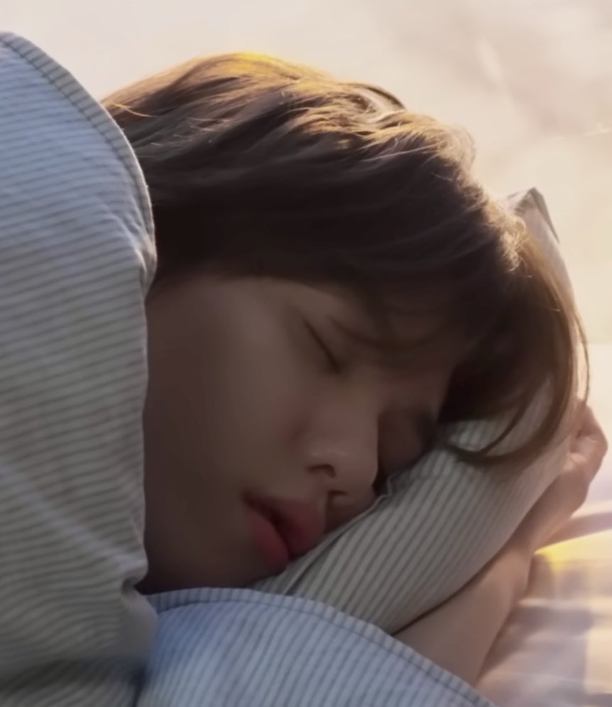 วันงานแต่งงาน :         เช้าวันต่อมา :