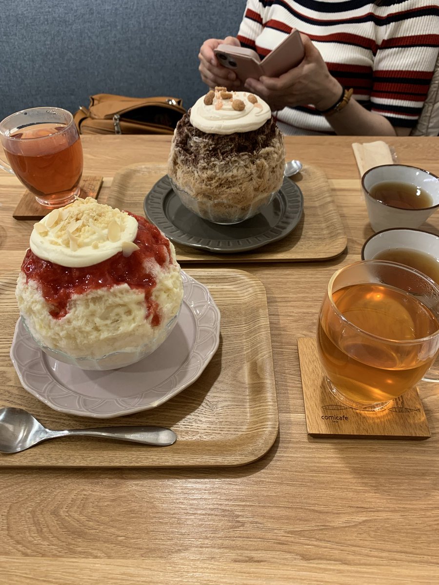 マミーとお洒落なカフェでかき氷食べたらめっちゃ美味しかった🤤💕
ハーブティーも最高だったぁ🫖