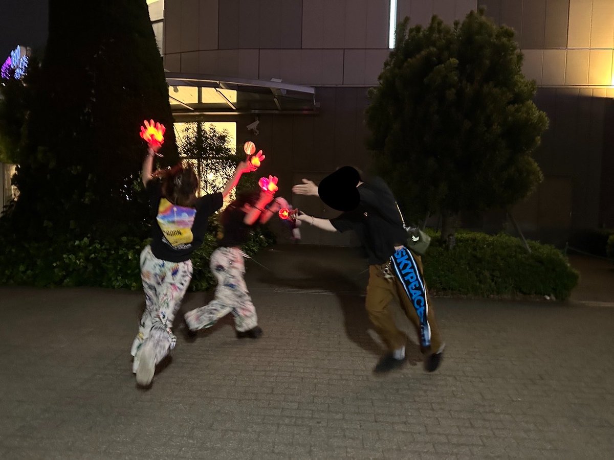 teoteo1211's tweet photo. スカピのライブなんしとったんやこれ https://t.co/7daFyJrSSX
