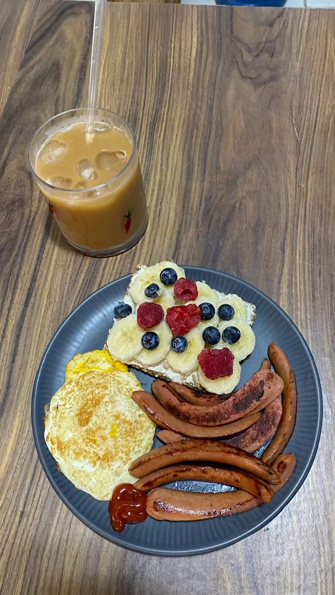stillthuginn's tweet photo. Breakfast 🥞 https://t.co/HpWxRft51V