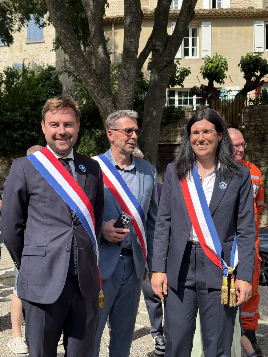 RomainTonussi's tweet photo. 🇫🇷 À Aurons pour la cérémonie commémorative du Victoire du 8 mai 1945.
L’occasion de rendre également hommage à Gaston Gabrier, maire d’Aurons, fusillé par les Allemands le 15 juin 1944.
Ne jamais oublier.
#8Mai1945 #DevoirDeMémoire #Aurons https://t.co/kRjK3MtRVd