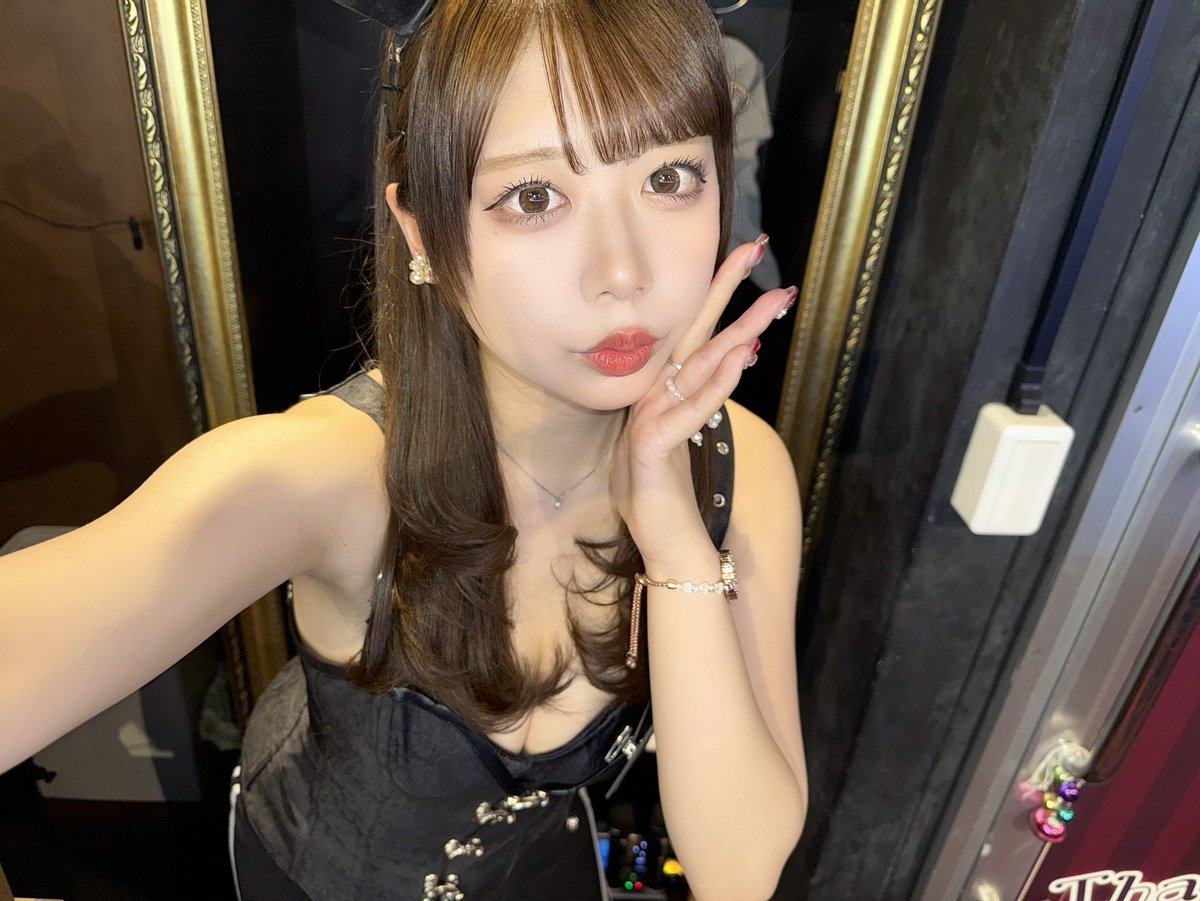 あみ tweet media