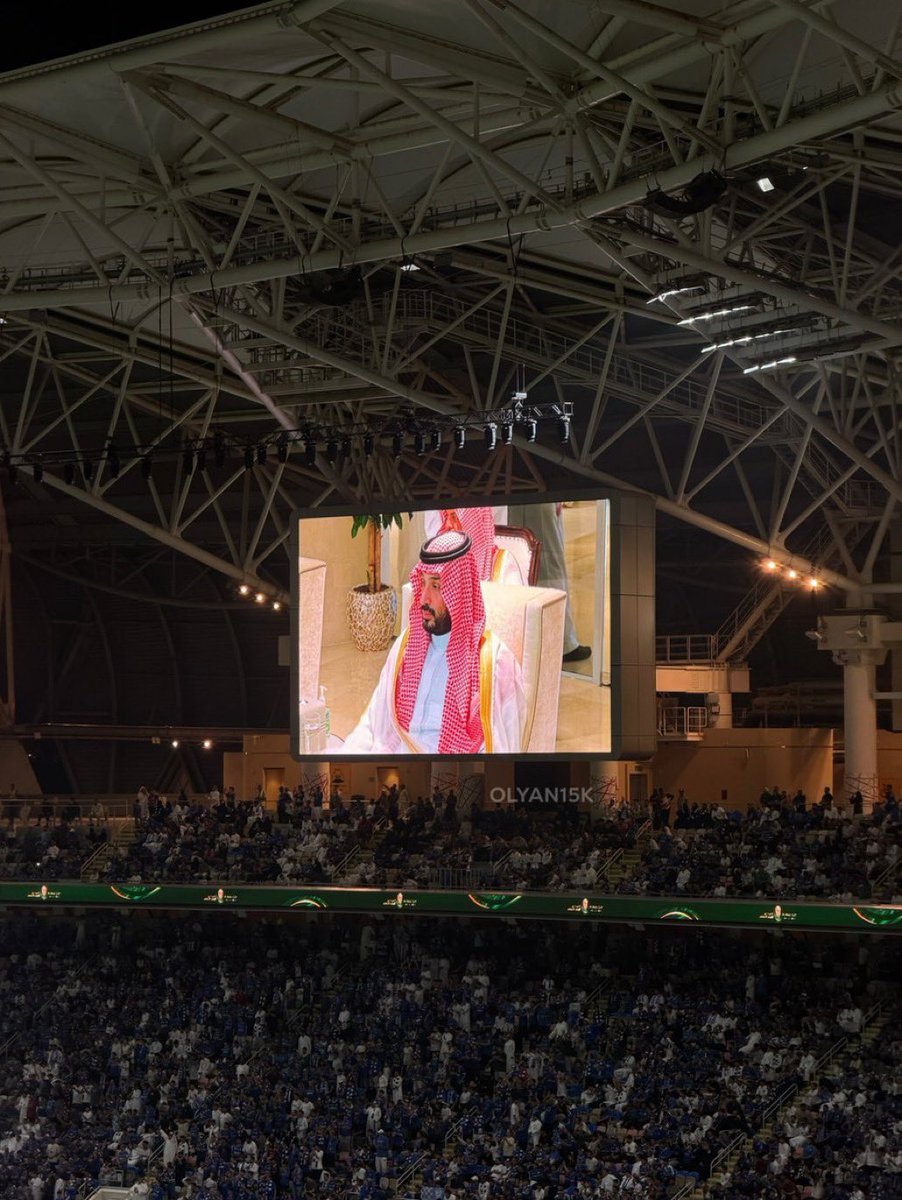 تو ما نورت الدنيا والله .. والله ماهي تنور إلا بك وبشوفتك ♥️🇸🇦