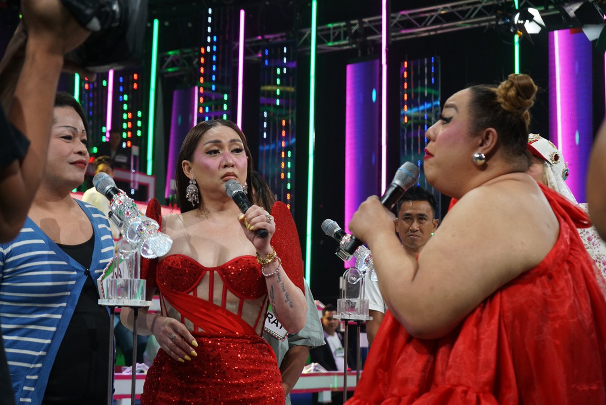everybodysingph's tweet photo. Dami naming tawa dahil kina Petite at Iyah Mina 🤣

#EverybodySingTinda
⏰ Saturdays &amp; Sunday | 8:30pm
📺 ABS-CBN on ALLTV2, Kapamilya Channel, Kapamilya Online Live, A2Z, iWant, and TFC https://t.co/2uI6xV1Nl8