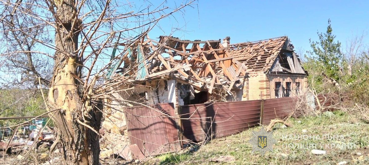 На Запоріжжі через ворожі обстріли поранені двоє людей: поліцейські зібрали докази воєнних злочинів росіян

Деталі:➡️ lnk.ua/cN2UNyzsk

#НПУ #поліція_Запоріжжя #обстріли #документування #воєнні_злочини #поліція_на_війні #stoprussia