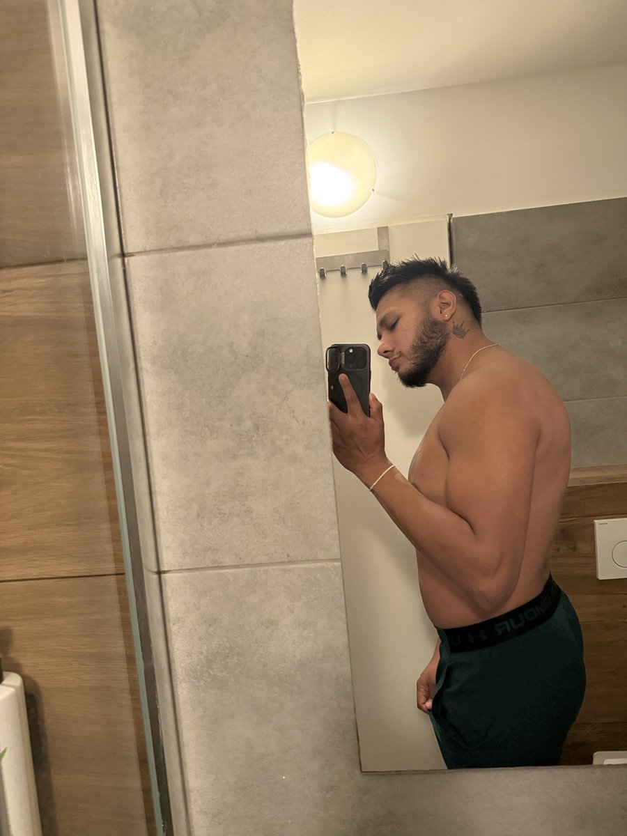 Roa_0010's tweet photo. 🍑 Berlín 🇩🇪 https://t.co/sBt3DZwrXZ