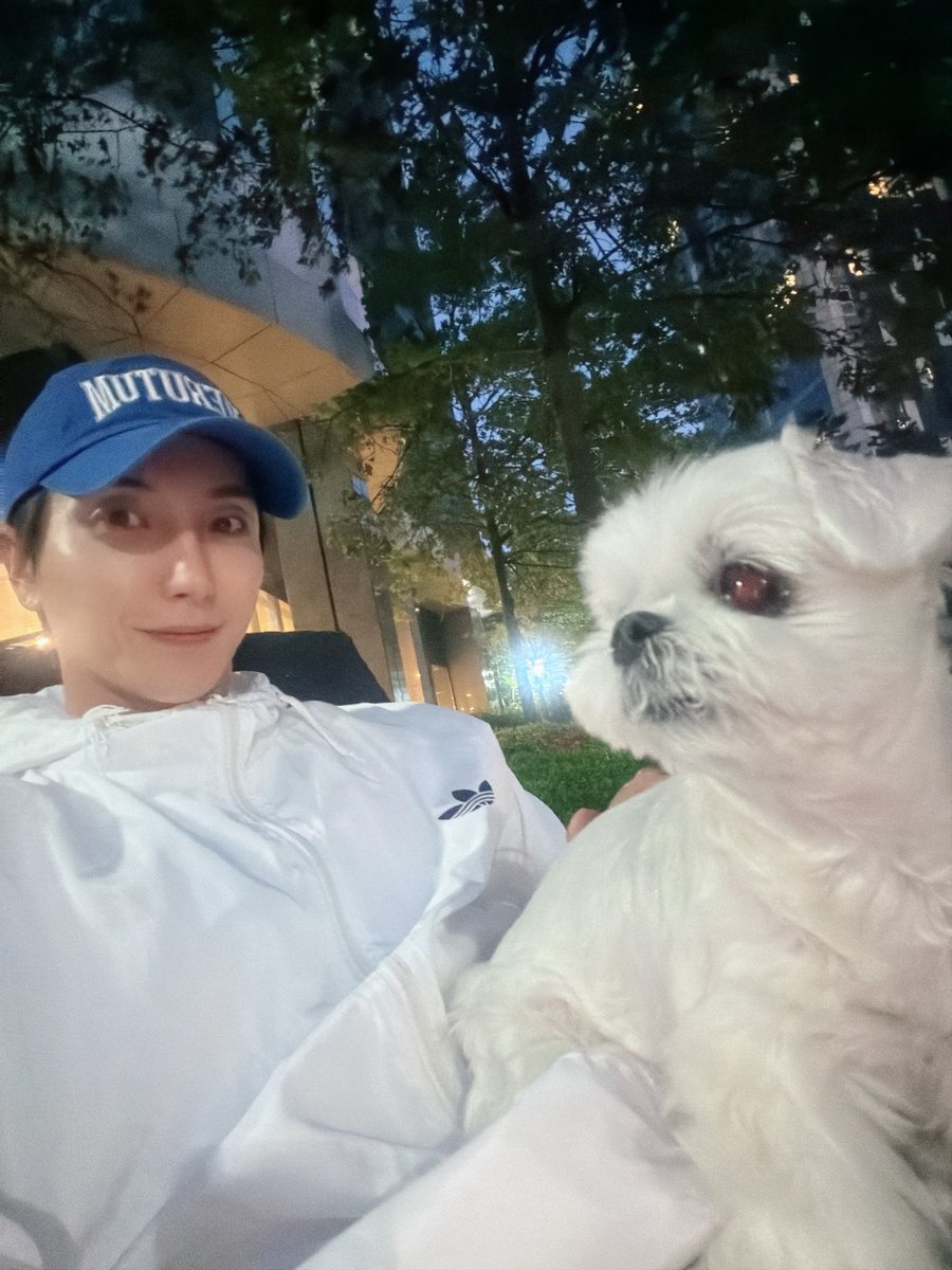 Julyoo6's tweet photo. すべてが良い方向にすすみますように🧡🧡🧡
クンちゃんふぁいてぃん✊🏻✨
https://t.co/s6Ajm3elsf
@special1004 #Leeteuk #Simkoong https://t.co/yrnS4Gf7HO
