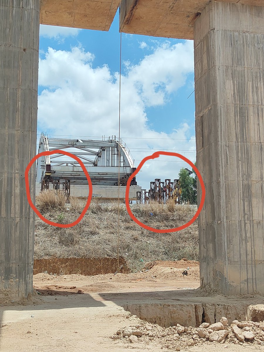 AgantukBlr's tweet photo. View from South side - Malur RoB STRR. North scaffolding pillars have increased in density compared to 1st May. No trace of scaffolding pillars on the South side though...
#MalurRoB #STRR https://t.co/bo1vo1F1fu