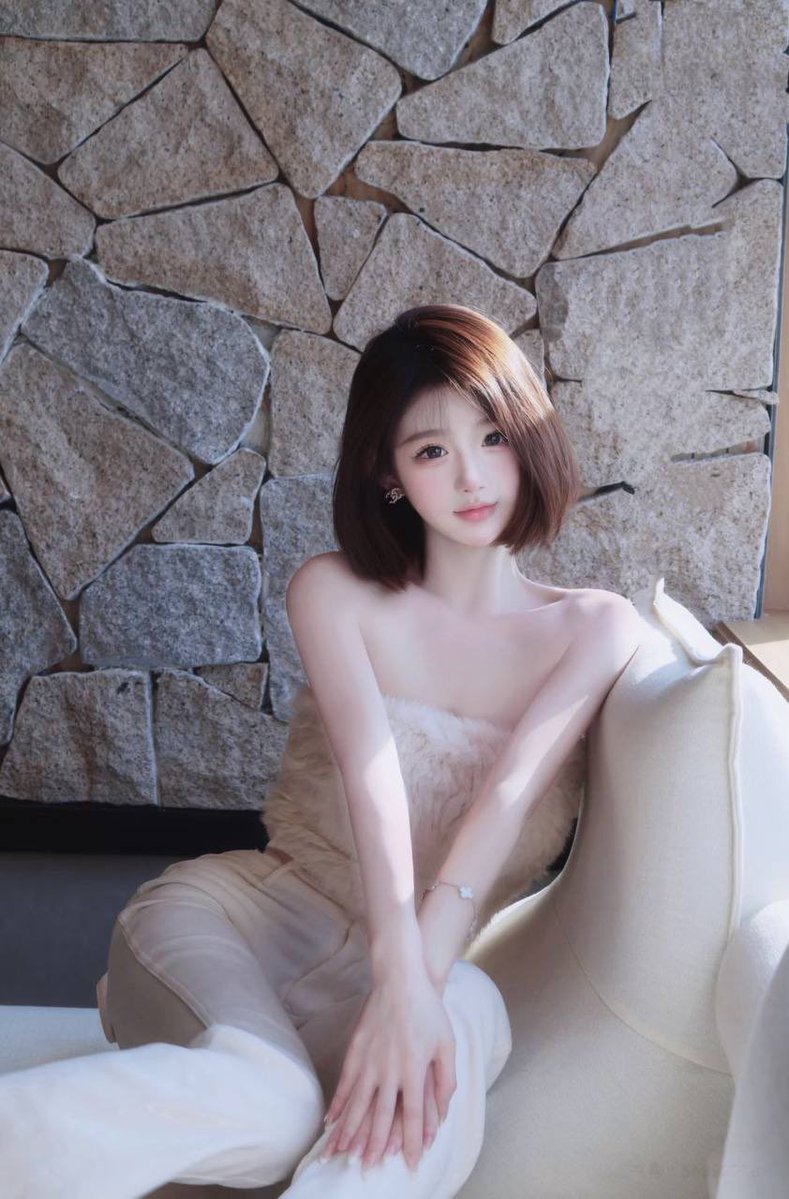 坐标:上海

极品短发 纯欲天花板
乖乖女友感 干净清爽 短期兼职
高情商 高素质 高教养
🈚️纹身 🈚️整容 🈚️🚬 🈚️风尘
HEIGHT 168   ✔️WEIGHT 45kg
BUST D➕      ✔️BORN 2002

•唯一客服:https://t.co/BAjM2lyn0g
•永久Q：1376434946
•与你Id：laohuyuehui https://t.co/KwctCJUo5m