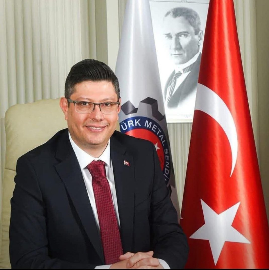 NKaraman35's tweet photo. Türk Metal Sendikamızın Genel Başkanı Uysal Altundağ’ın doğum gününü en içten dileklerimizle kutluyoruz.
Emekçinin hakkını savunan, birlik ve dayanışma ruhunu büyüten kıymetli başkanımıza sağlık, mutluluk ve başarı dolu nice yıllar dilerim https://t.co/BVBrDjIdfe