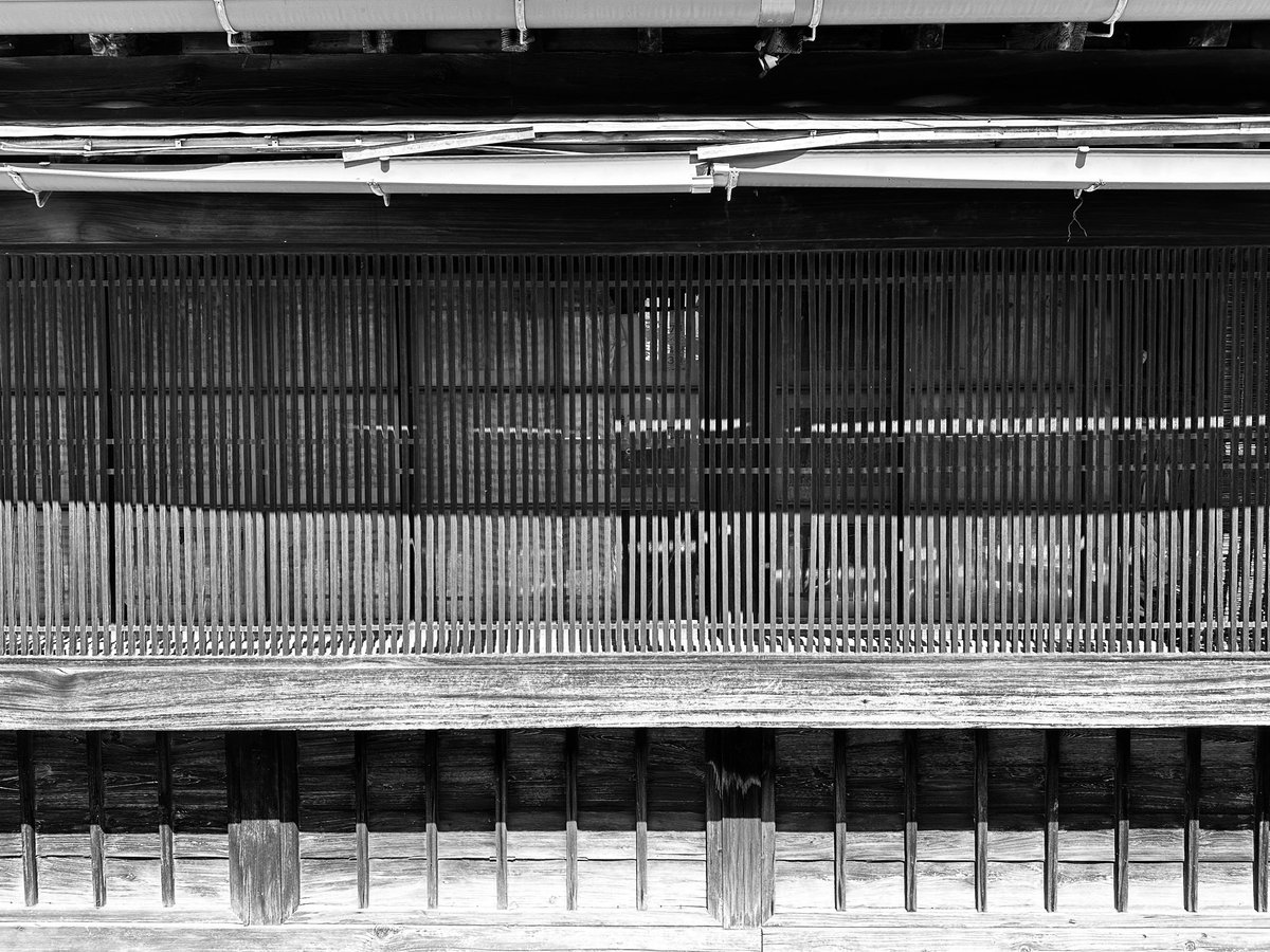 c751 蔵の窓 古い お蔵の窓 Windows of a classic Japanese house. #classicjapanesehouse