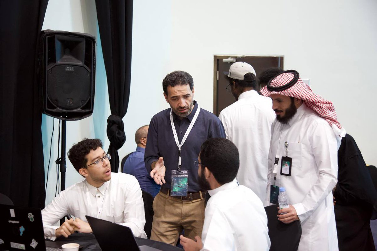 PSAU_EN's tweet photo. #Agenticthon Day 2: Teams are in deep work mode, turning ideas into reality with guidance from experts through specialized workshops.
#PSAU https://t.co/Q2aYUoWubp