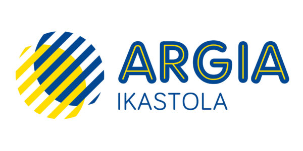LandaTxema's tweet photo. @PSNPSOE Ezin da saski berean sartu Iruñeko katoliko Ikastetxea elitista eta baztertzaile bat, eta Tuterako #Argia Ikastolaren gurasoen proiektua, haurrak euskaraz eskolatzea errazteko sortua, non zuen zonifikazioak ez duen uzten eskola publikoan. https://t.co/RFpz8TeJ8Z