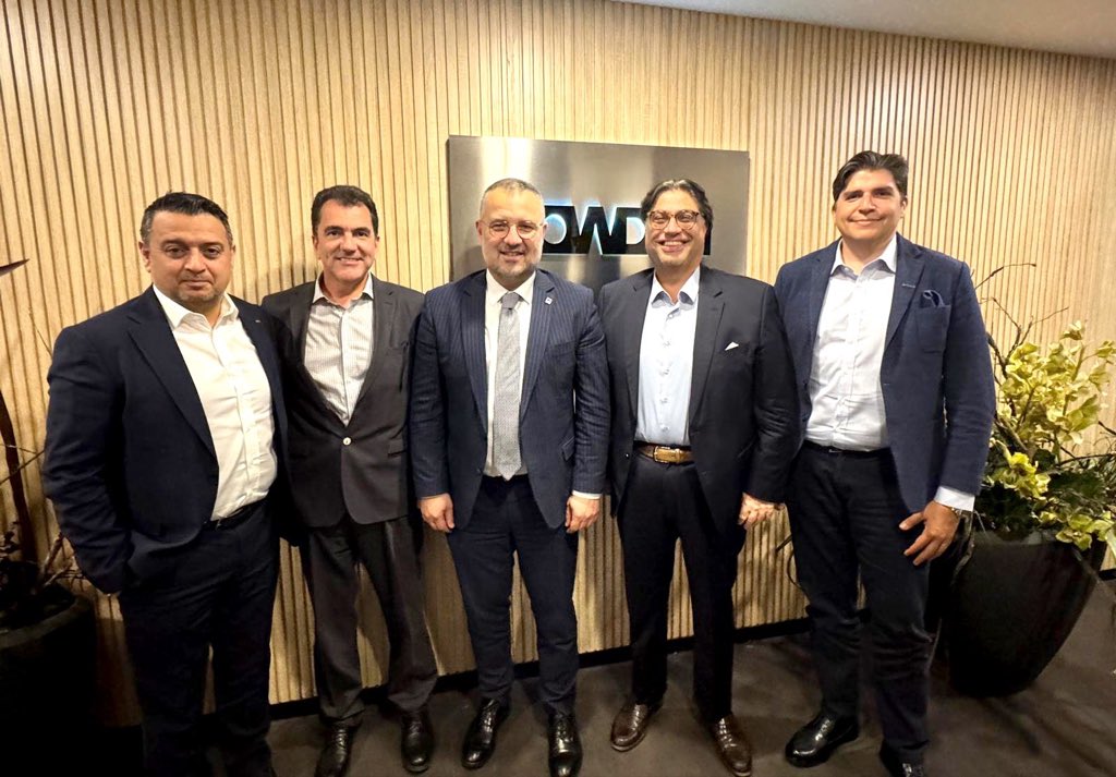 HowdenTurkey's tweet photo. Howden Türkiye Ofisine Değerli Ziyaret
AXA Sigorta Türkiye CEO’su Yavuz  Ölken/Teknik Başkan&amp;İcra Kurulu Üyesi Barış Altın,Howden Türkiye ofisimizde YK Başkanımız ve Bölge CEO’muz Atınç Yilmaz, Genel Müdürümüz Vedat Basan ve Özel Riskler Liderimiz Ercan ERBEK ile bir araya geldi https://t.co/OGNJ63DVLJ