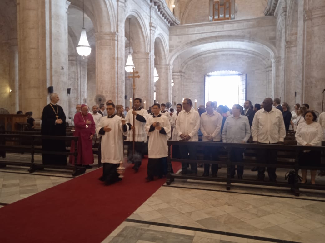 leydernestorh's tweet photo. Celebrada en La Habana la misa de acción de gracias por el primer aniversario del pontificado del Papa León XIV. 
👇🇨🇺🇻🇦 https://t.co/uVOnA3v1rV https://t.co/3IvKwrq5NR